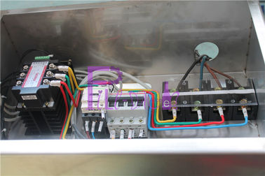 Półautomatyczna maszyna etykietująca 3000BPH z regulatorem temperatury / silnikiem obiegu powietrza