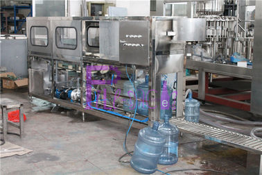 200BPH Liniowy system napełniania baryłek wody o pojemności 5 galonów trzy w jednym systemie