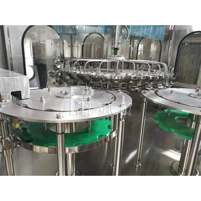 5000BPH Monoblock Automatyczna maszyna do napełniania na gorąco Butelka z tworzywa sztucznego Napełnianie i zamykanie soku pomarańczowego Wyposażenie maszyny