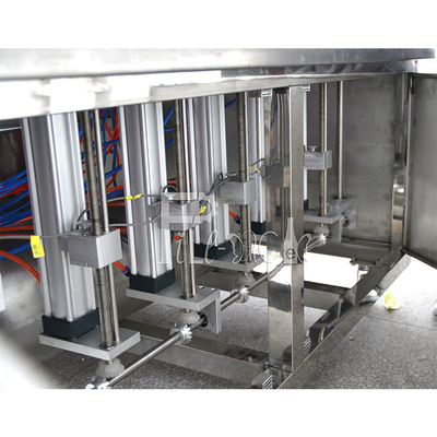 Maszyna do napełniania olejem jadalnym Automatyczna liniowa plastikowa butelka Smar / silnik do słoików