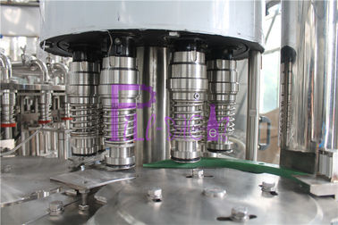 Przemysłowy automatyczny sprzęt do napełniania napojów Plastikowy automat do napełniania butelek 3-w-1