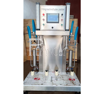 Półautomatyczna maszyna do napełniania piwa Plastikowa szklana butelka 2 głowice Wypełniacz urządzeń linii