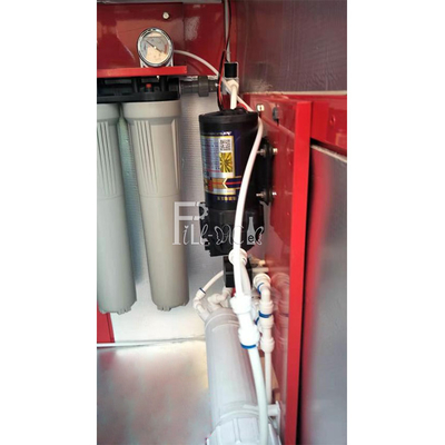 Automat do sprzedaży butelek z wodą oczyszczoną na monety i rachunki 10 l / min 550 W 0,5 MPA