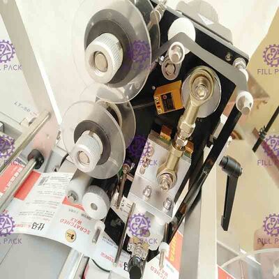 Samoprzylepna maszyna do etykietowania butelek okrągłych Półautomatyczna etykieta do butelek