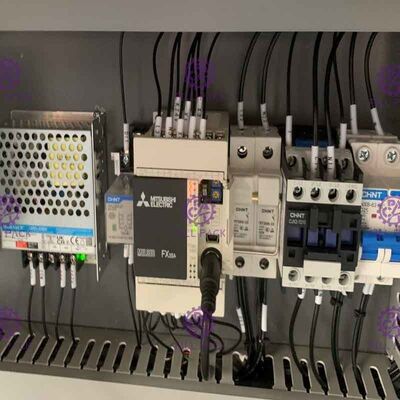 Jednostronna samoprzylepna maszyna do etykietowania butelek z tworzywa sztucznego o prędkości 50bpm