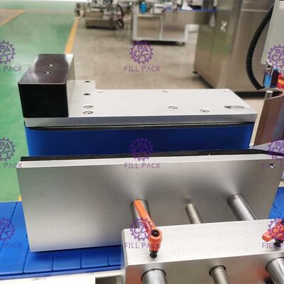 SUS304 40m / min Maszyna do etykietowania płaskich butelek, aplikator etykiet kwadratowych butelek