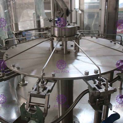 2500BPH Pojemność 5L Butelka Napełniarka do wody pitnej ze sterowaniem PLC