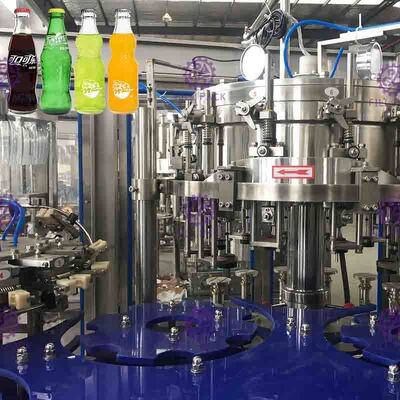 PET Plastikowe szkło 3 w 1 Monoblok Woda gazowana Maszyna do napełniania butelek wina / Sprzęt / Linia / Roślina / System