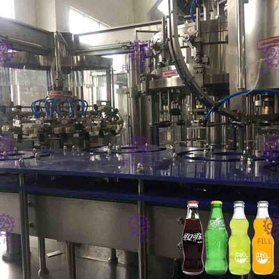 PET Plastikowe szkło 3 w 1 Monoblok Woda gazowana Maszyna do napełniania butelek wina / Sprzęt / Linia / Roślina / System