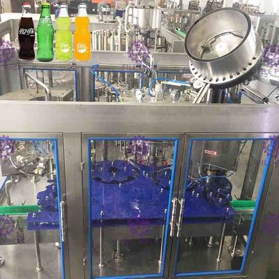 PET Plastikowe szkło 3 w 1 Monoblok Woda gazowana Maszyna do napełniania butelek wina / Sprzęt / Linia / Roślina / System