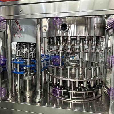 10000BPH Niegazowana plastikowa maszyna do butelkowania wody z głowicą czyszczącą CIP