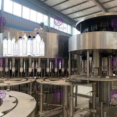 Top Covered Hygeian Butelka PET Maszyna do napełniania wodą 15000BPH 32-głowicowa obsługa PLC