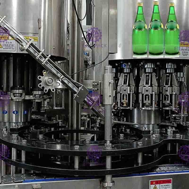 PET Plastikowe szkło 3 w 1 Napój gazowany Napój Napój Butelka wody Maszyna do produkcji / urządzenia / zakładu / systemu