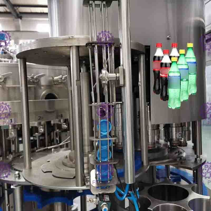 PET Plastikowe szkło 3 w 1 Monoblok Gaz Napój Napój Woda Butelka wina Maszyna / Sprzęt / Linia / Roślina / System