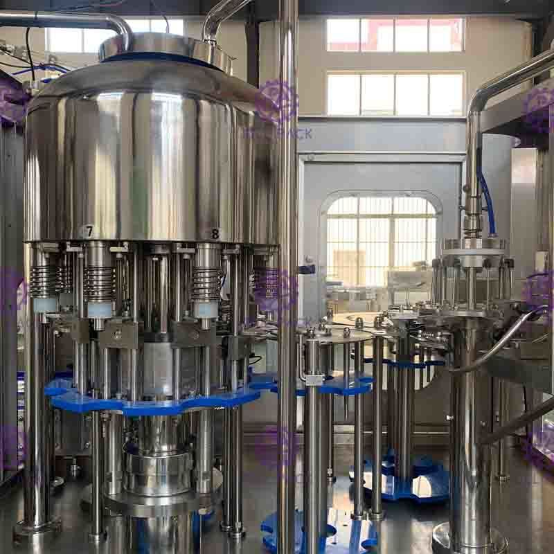 Linia do napełniania wodą mineralną Non Soda 300BPH 2L o wysokiej dokładności